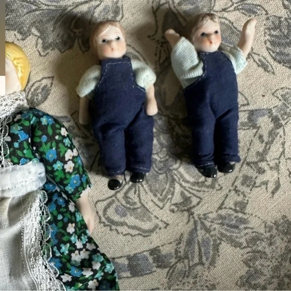 Vintage Collectible Bisque Dolls Mother
Father and Sons - Picture 3 of 10